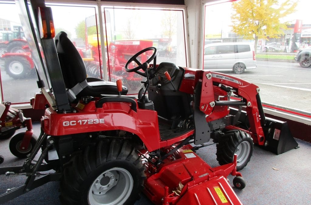 Massey Ferguson GC1723 E Compact Tractor .